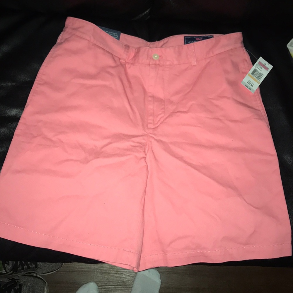 Pink vineyard vines shorts
